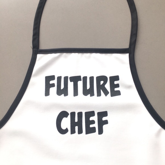 Child’s Apron NEW - Picture 2 of 2